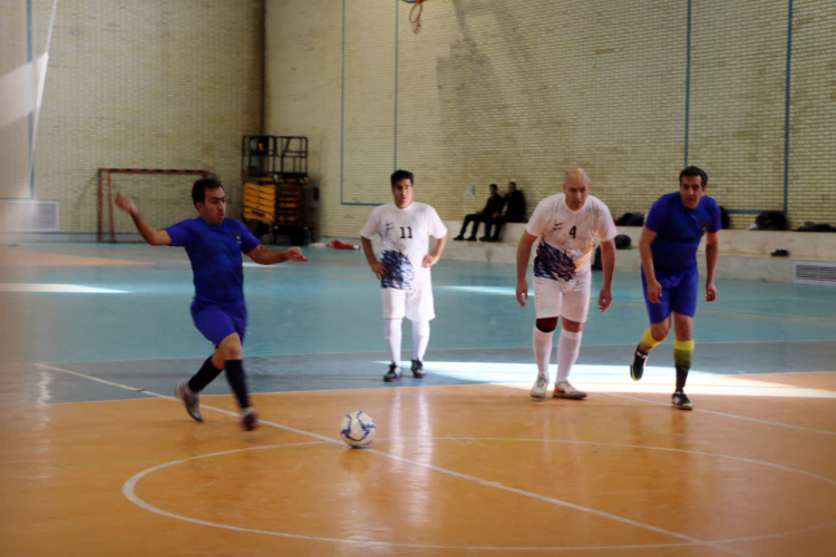 nabard nafsegir fotsalinpana; moavent darman ba 2̱ gol tim daneshkodeh parestari ve mamayi ra moghlub kard