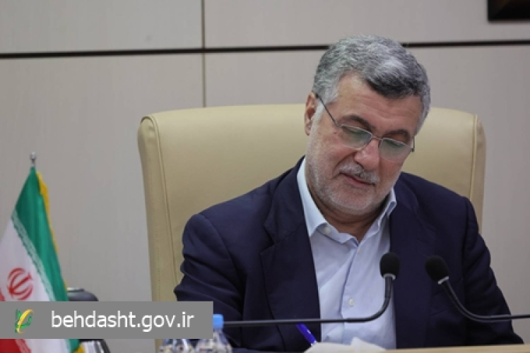 قدردانی دکتر ظفرقندی از فداکاران تیم ملی سلامت کشور در جنگ تحمیلی سوم