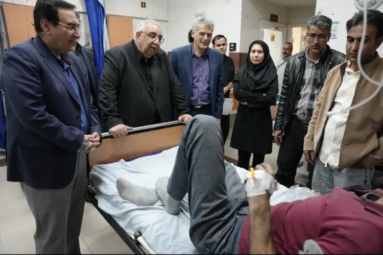 عیادت رئیس دانشگاه از مجروحان حملات و جنایات رژیم صهیونیستی و آمریکایی 