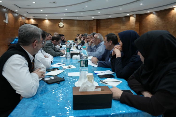 نشست مشترک رئیس دانشگاه با نماینده مردم شریف شهرستان شهرضا و دهاقان در مجلس شورای اسلامی